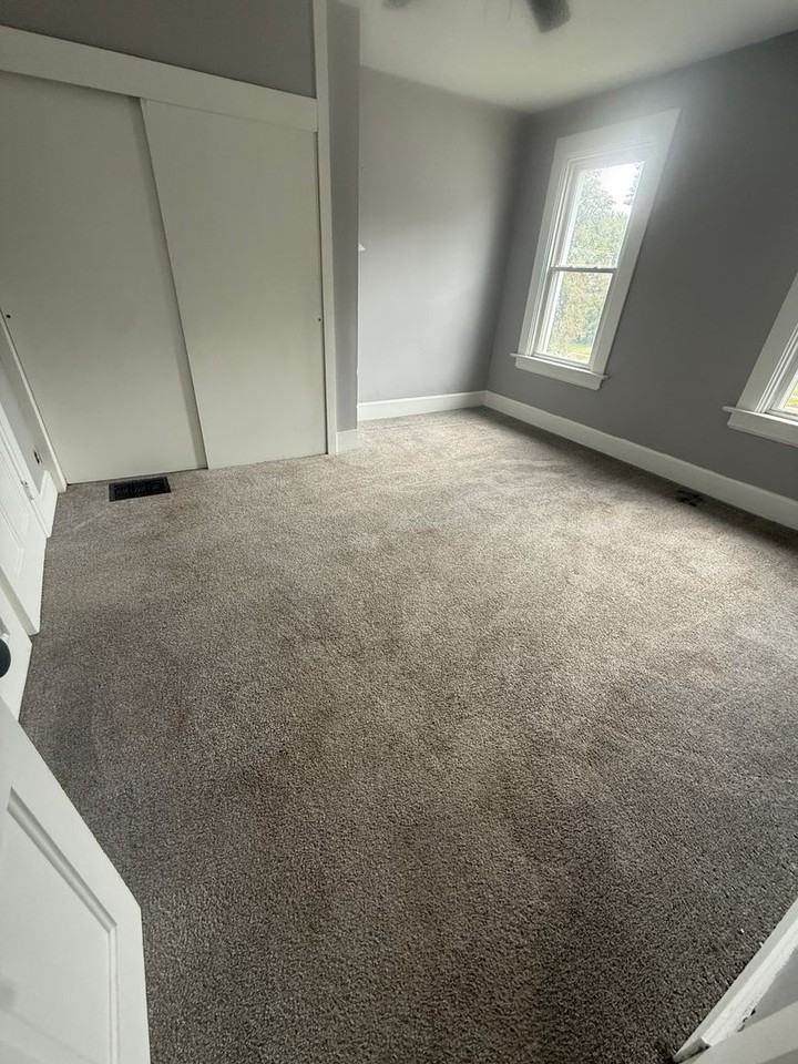 2146 W 4th St - Photo 5 of 19