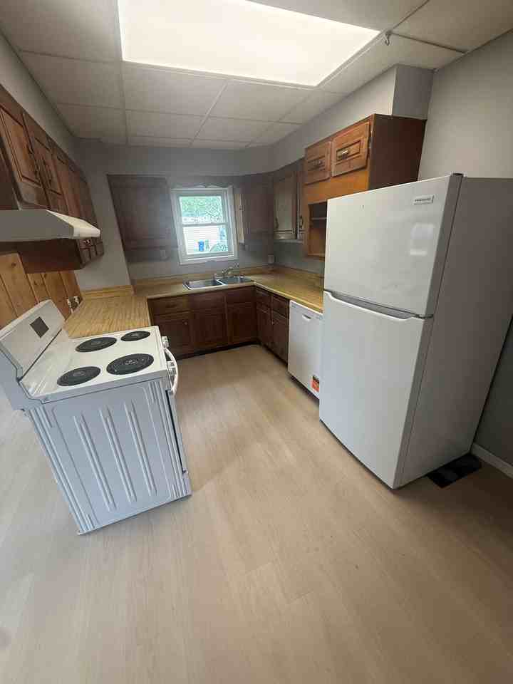 2146 W 4th St - Photo 7 of 19
