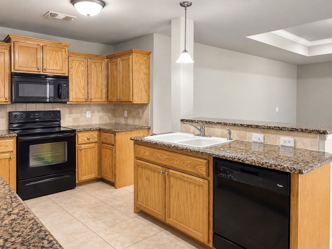 2806 Steves Way - Photo 3 of 15