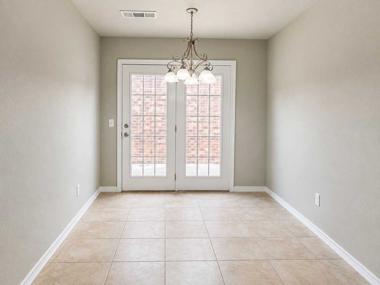 2806 Steves Way - Photo 6 of 15