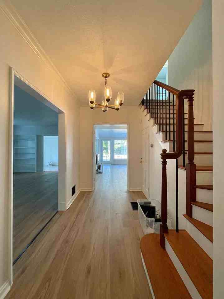 1055 Winston Ave - Photo 2 of 17