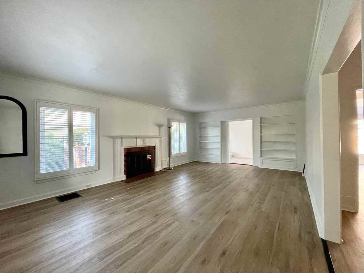 1055 Winston Ave - Photo 3 of 17