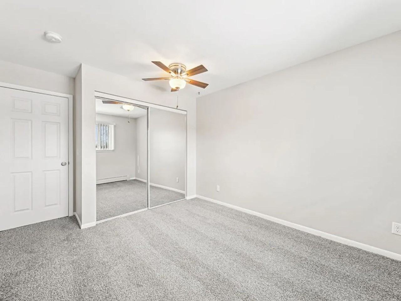 Williamsburg Apartments (Williamsburg 84 LLC) - Photo 2 of 16