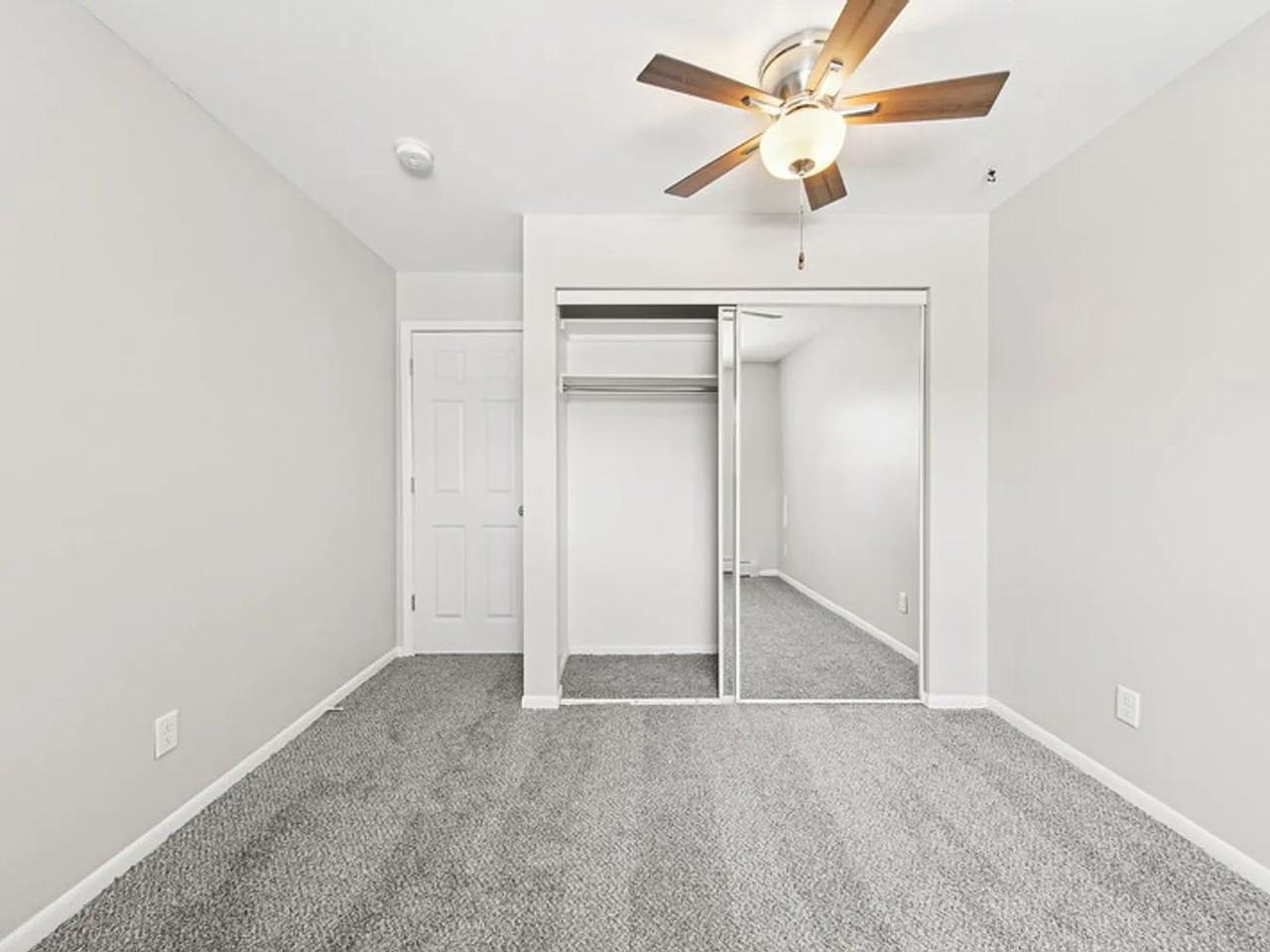 Williamsburg Apartments (Williamsburg 84 LLC) - Photo 5 of 16