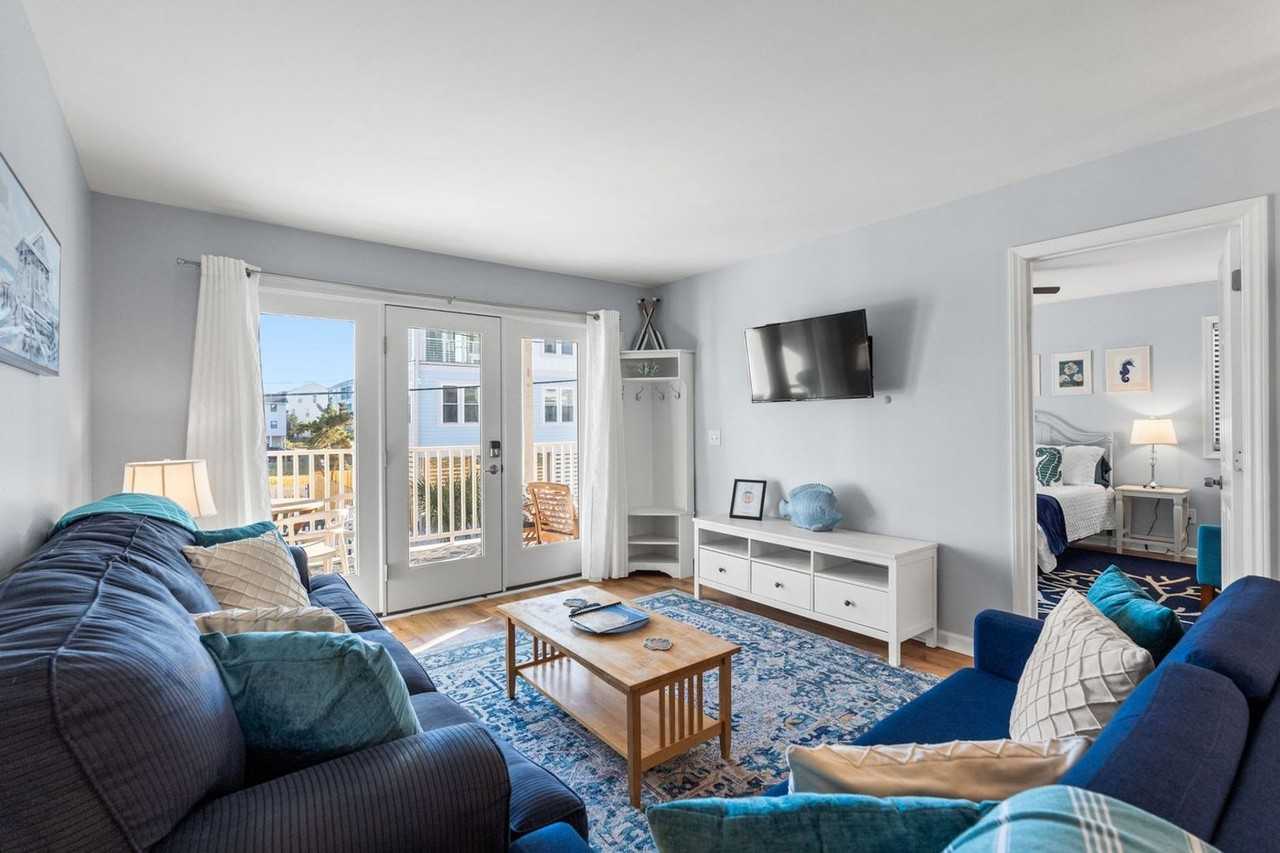1503 Carolina Beach Ave N #1A - Photo 3 of 34