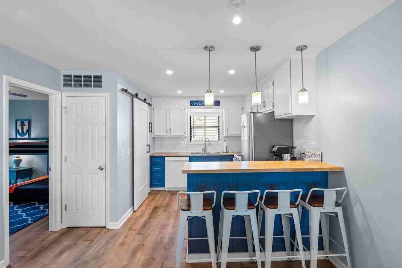 1503 Carolina Beach Ave N #1A - Photo 6 of 34