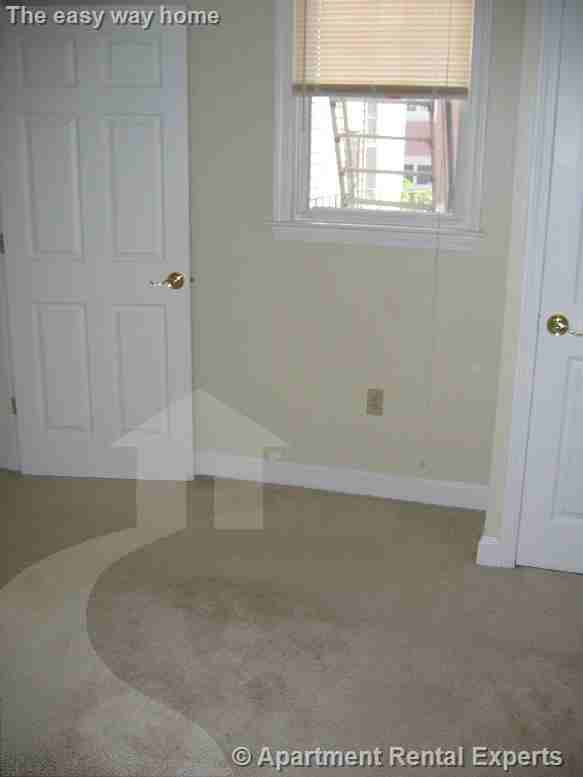 460 Green St #5 - Photo 3 of 7