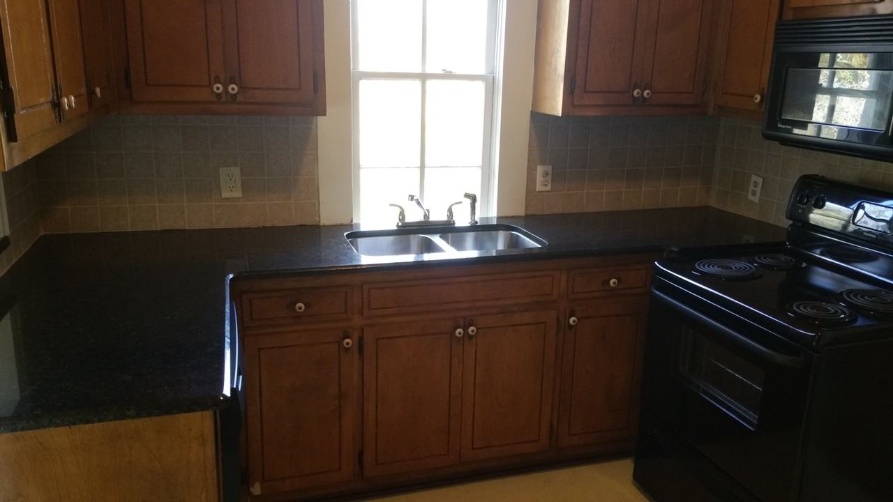 617 Spring St - Photo 5 of 14