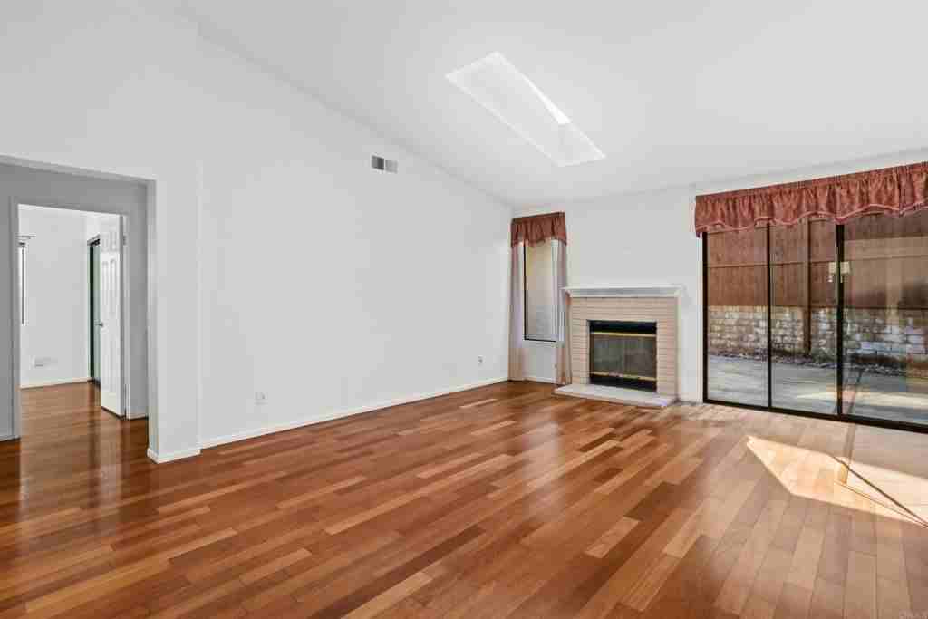 1387 Longfellow Rd - Photo 6 of 29