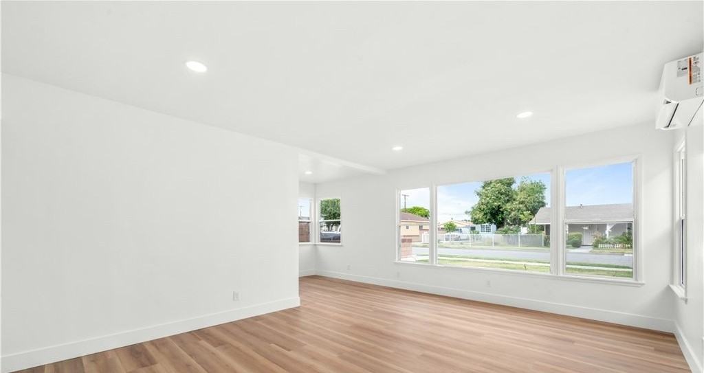 18103 Seine Ave - Photo 4 of 28