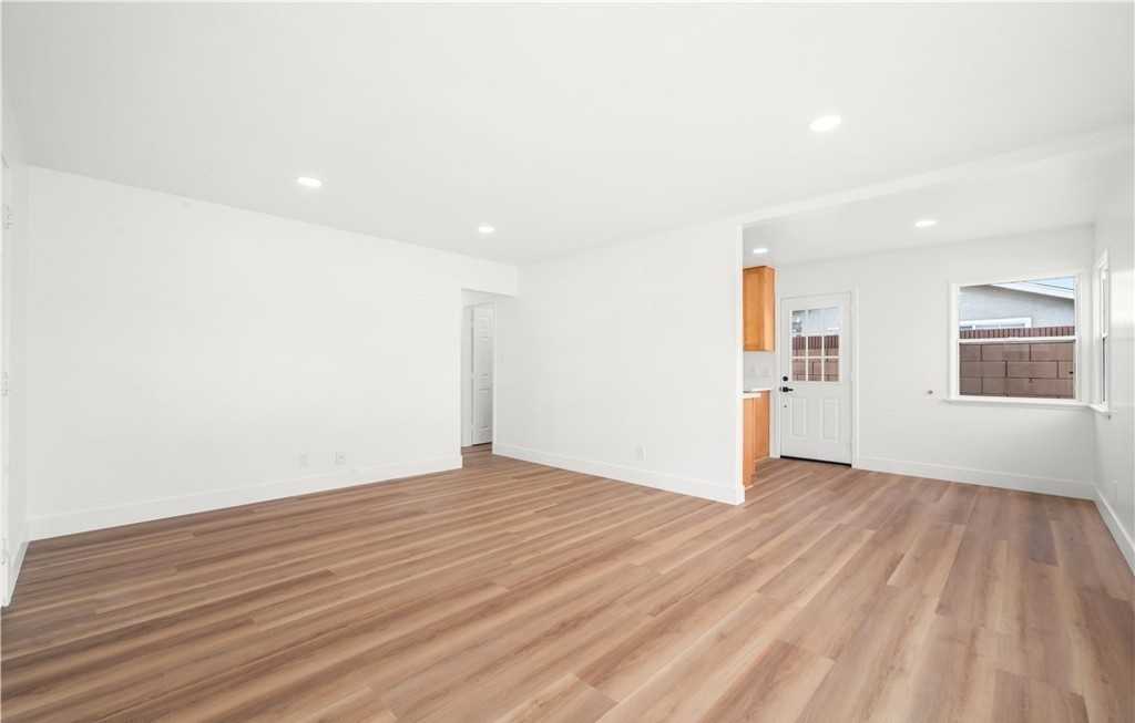 18103 Seine Ave - Photo 7 of 28