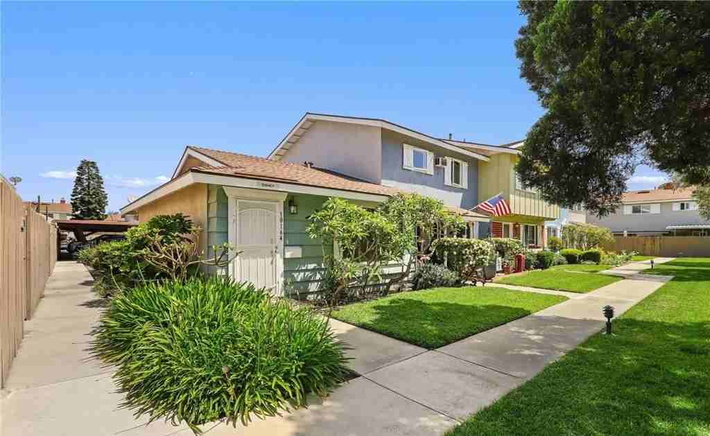 10164 Disney Cir - Photo 2 of 21