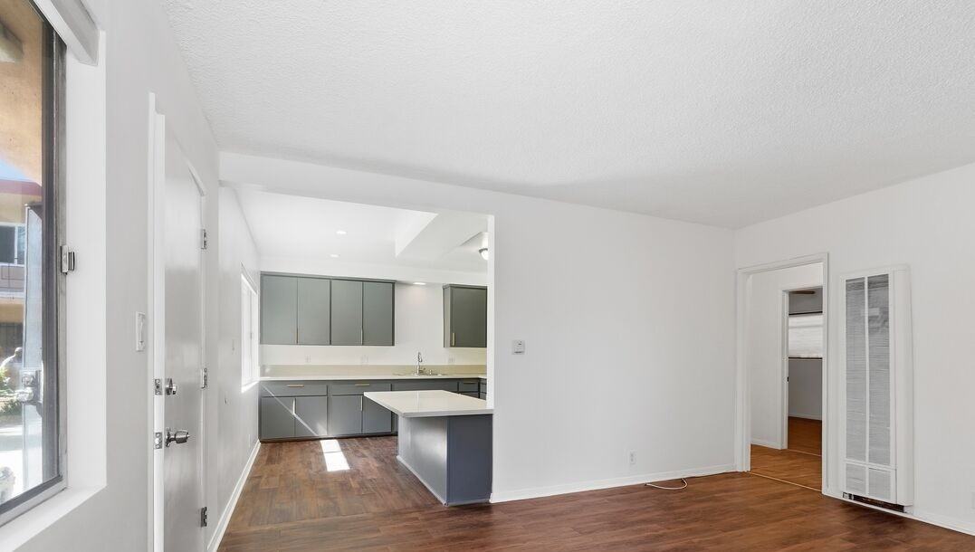 410 N Market St - Photo 2 of 18