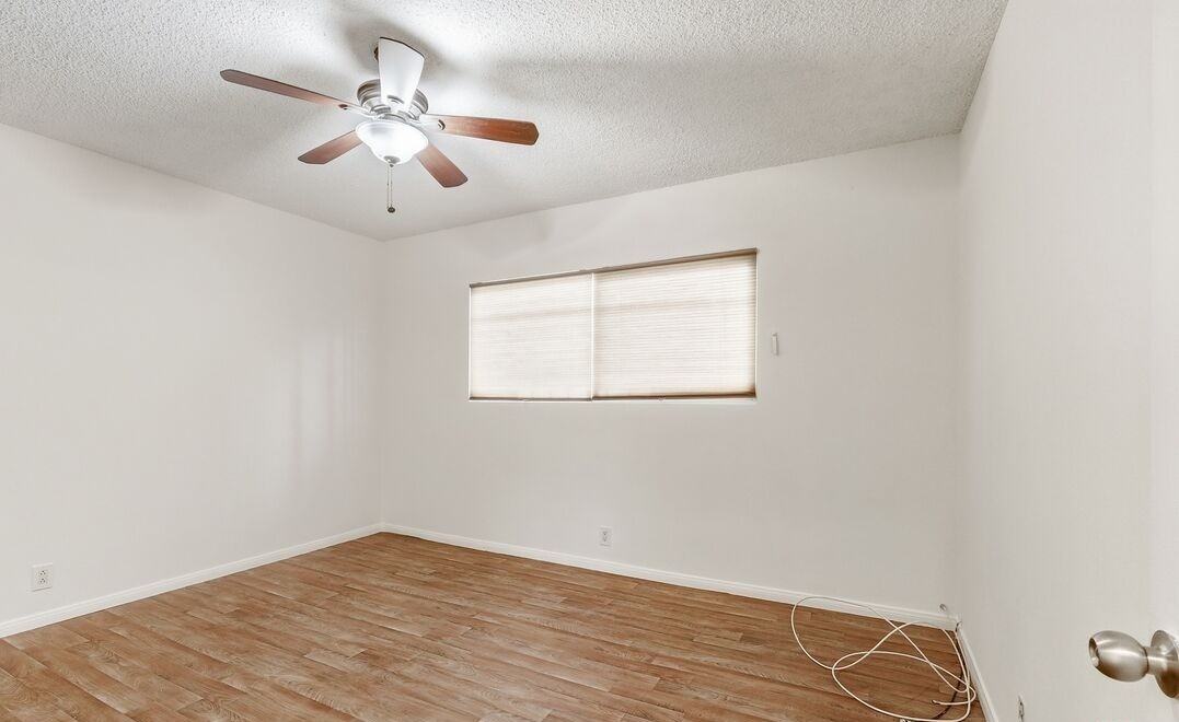 410 N Market St - Photo 7 of 18