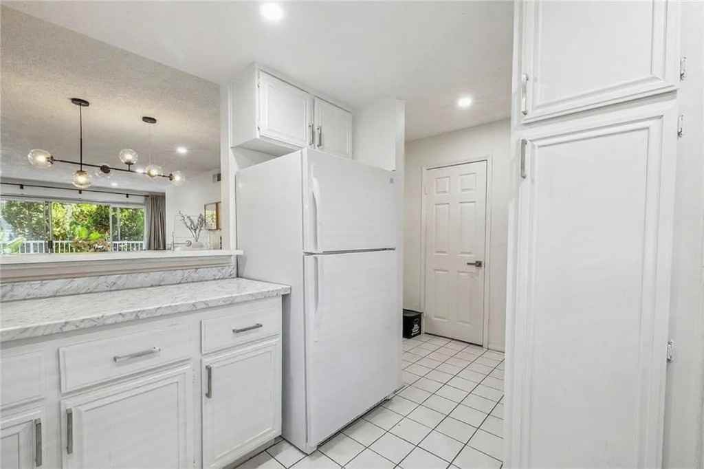 1418 Brett Pl #121 - Photo 4 of 18
