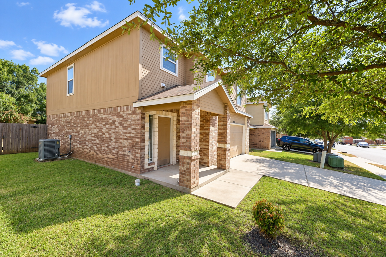 3401 Regency Dr - Photo 3 of 20