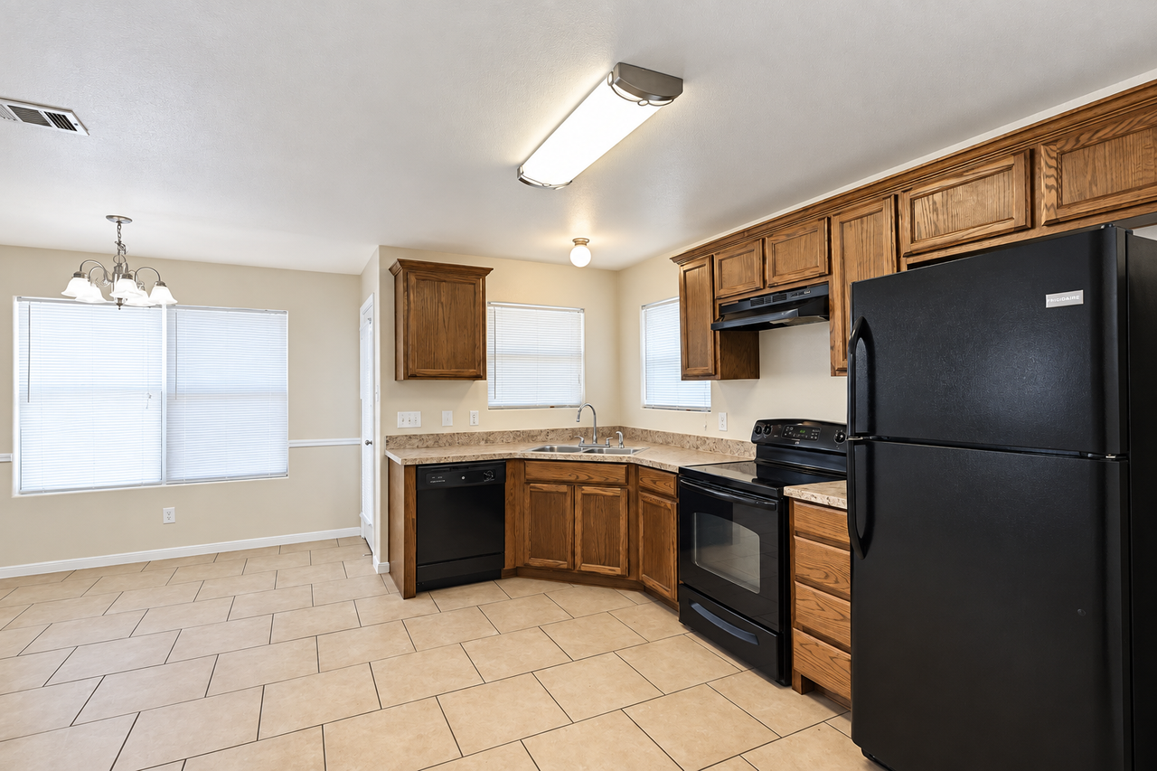 3401 Regency Dr - Photo 5 of 20