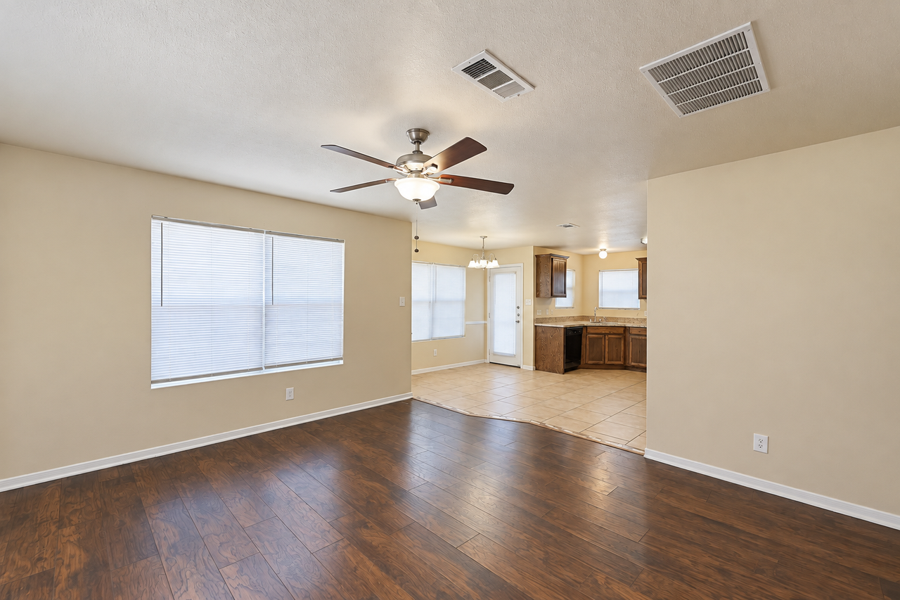 3401 Regency Dr - Photo 7 of 20
