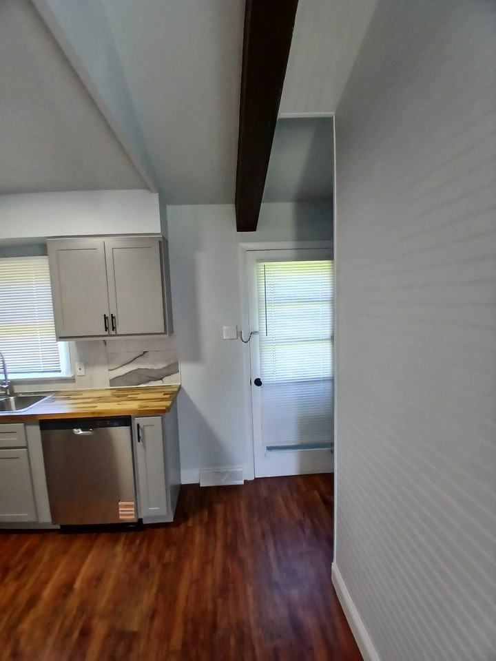 1517 Froesel Dr #NA - Photo 2 of 25