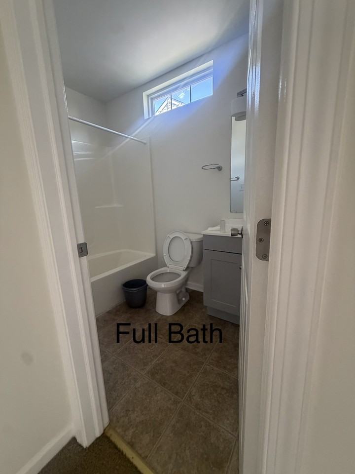 1006 Highview Ct #MAIN - Photo 2 of 20