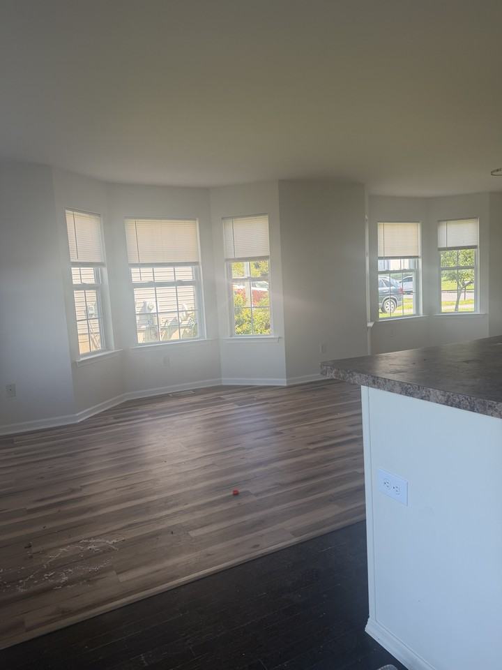 1006 Highview Ct #MAIN - Photo 4 of 20