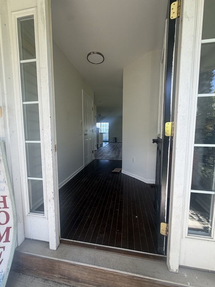 1006 Highview Ct #MAIN - Photo 7 of 20