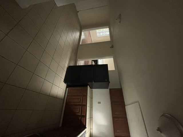 429 S 9th St - Photo 3 of 7