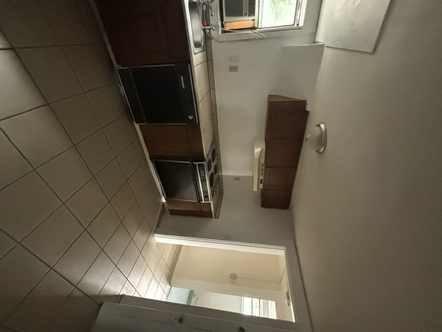 429 S 9th St - Photo 4 of 7