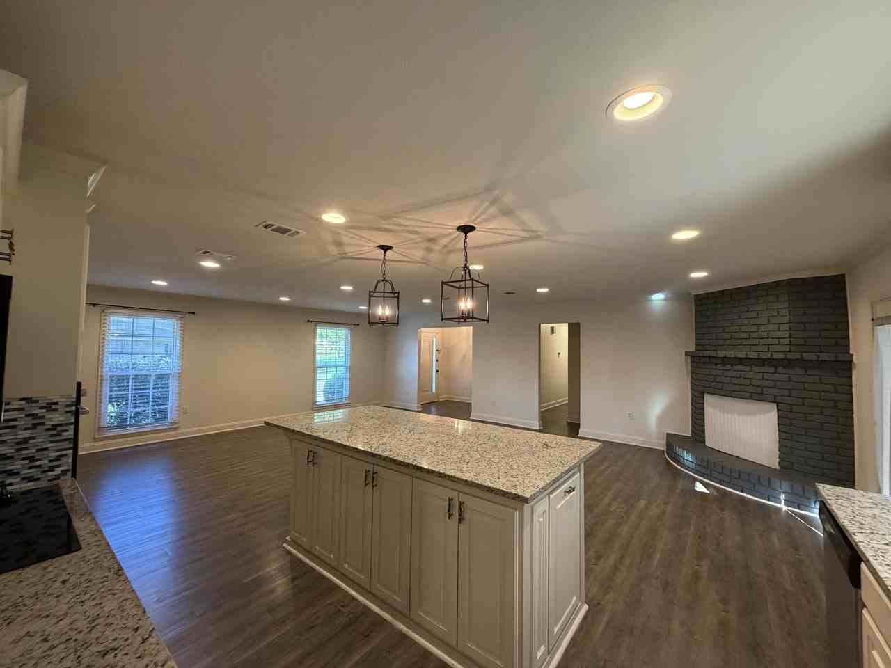 106 Southampton Rd - Photo 4 of 22