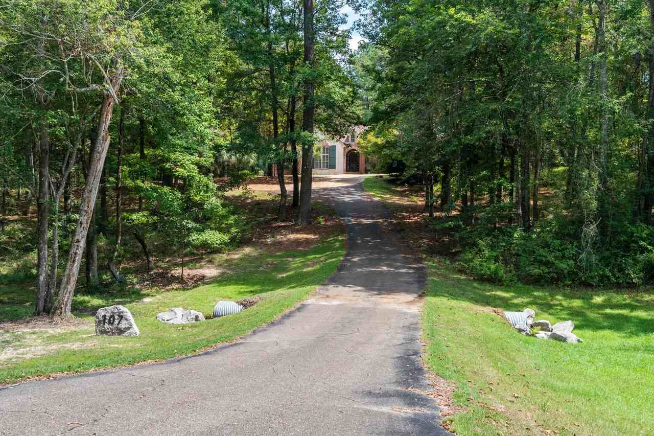 107 Raybourn Rd - Photo 2 of 50