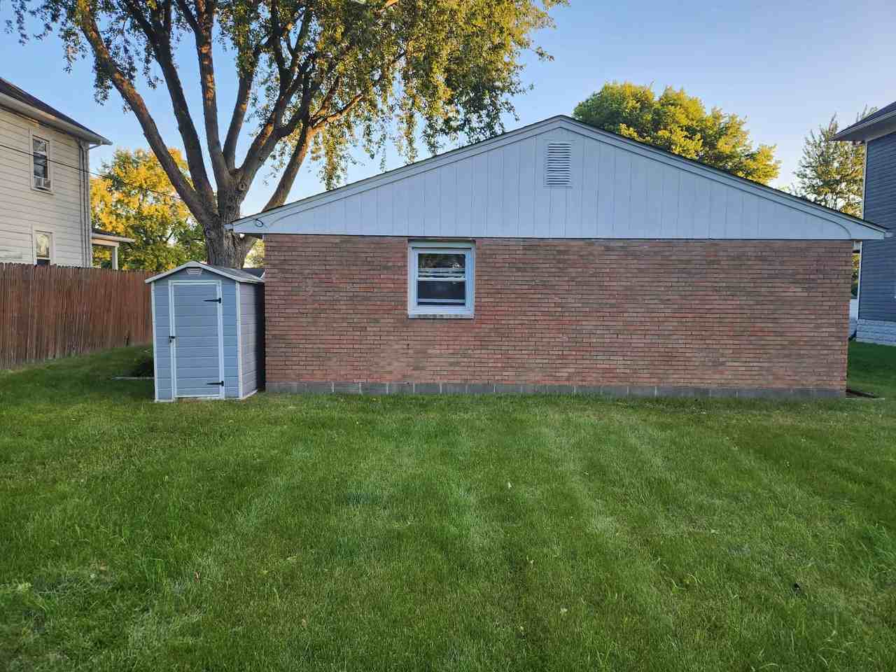 215 E James St - Photo 5 of 21