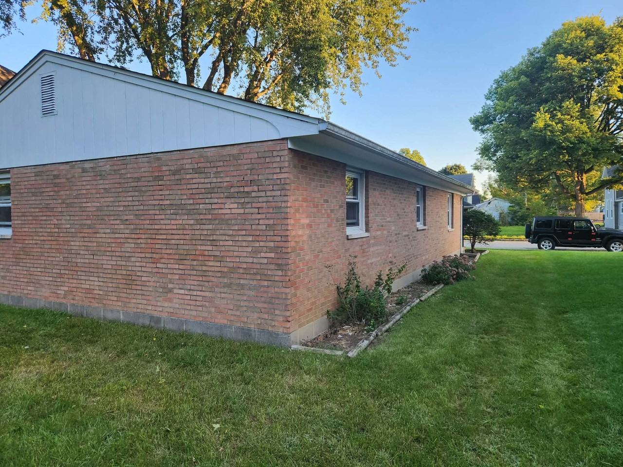 215 E James St - Photo 6 of 21