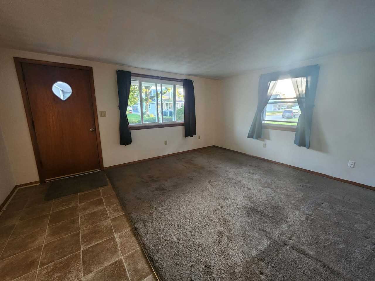 215 E James St - Photo 7 of 21