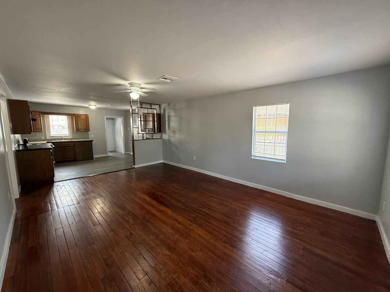 1016 Nw 99th St - Photo 3 of 12