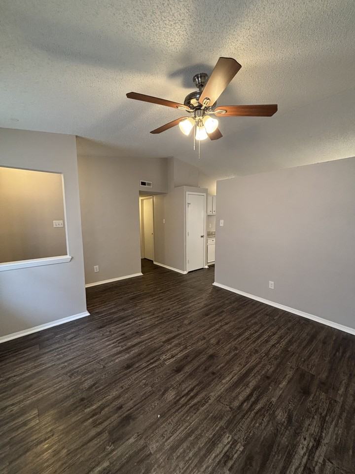 4 Woodbriar Ct - Photo 5 of 15
