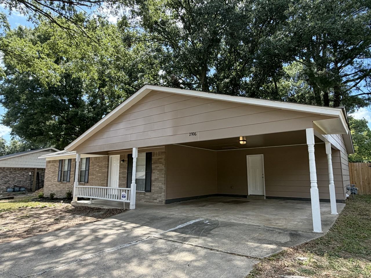 2906 Pamela - Photo 2 of 17