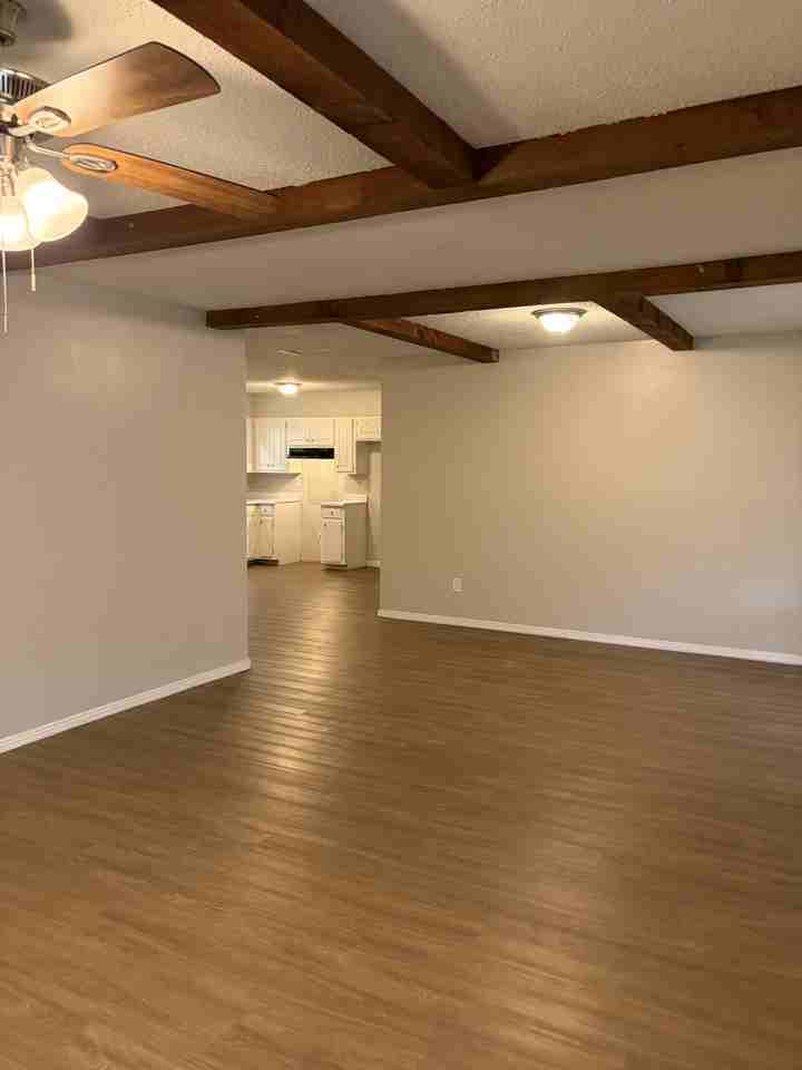 2906 Pamela - Photo 3 of 17