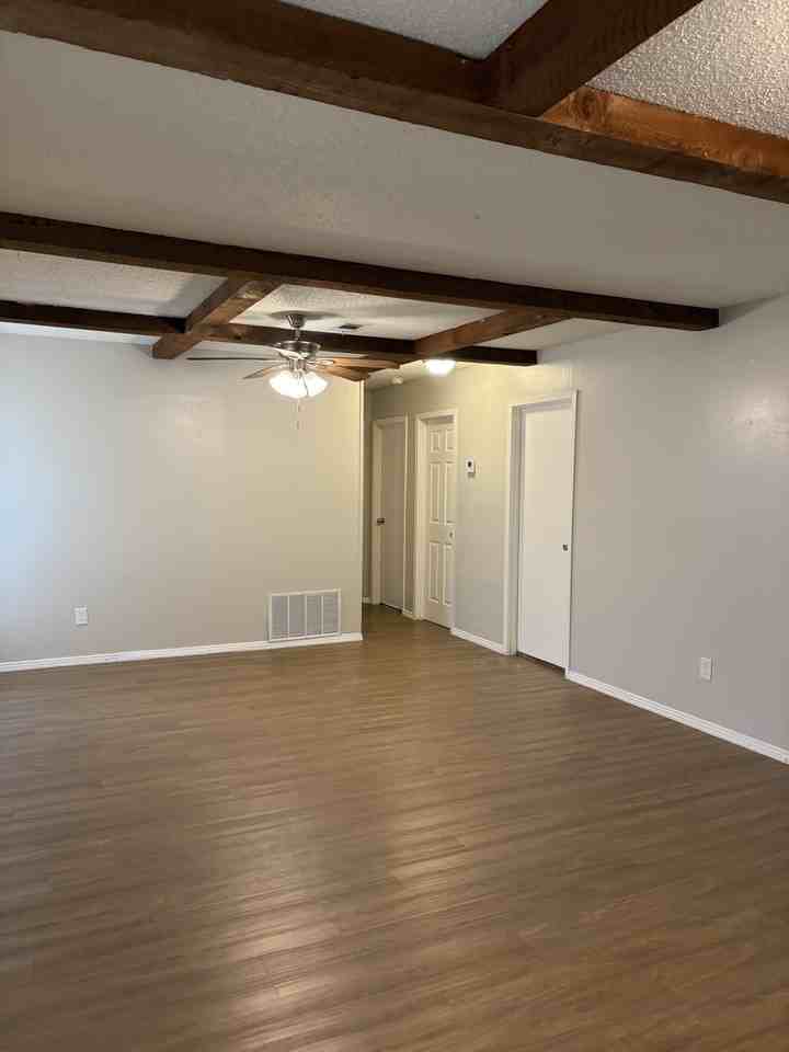 2906 Pamela - Photo 4 of 17