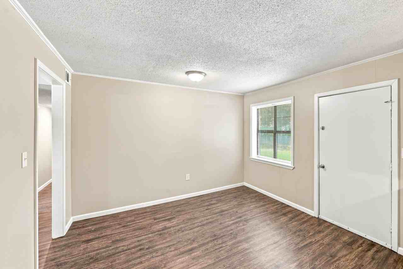 22 Kirkland St - Photo 4 of 18