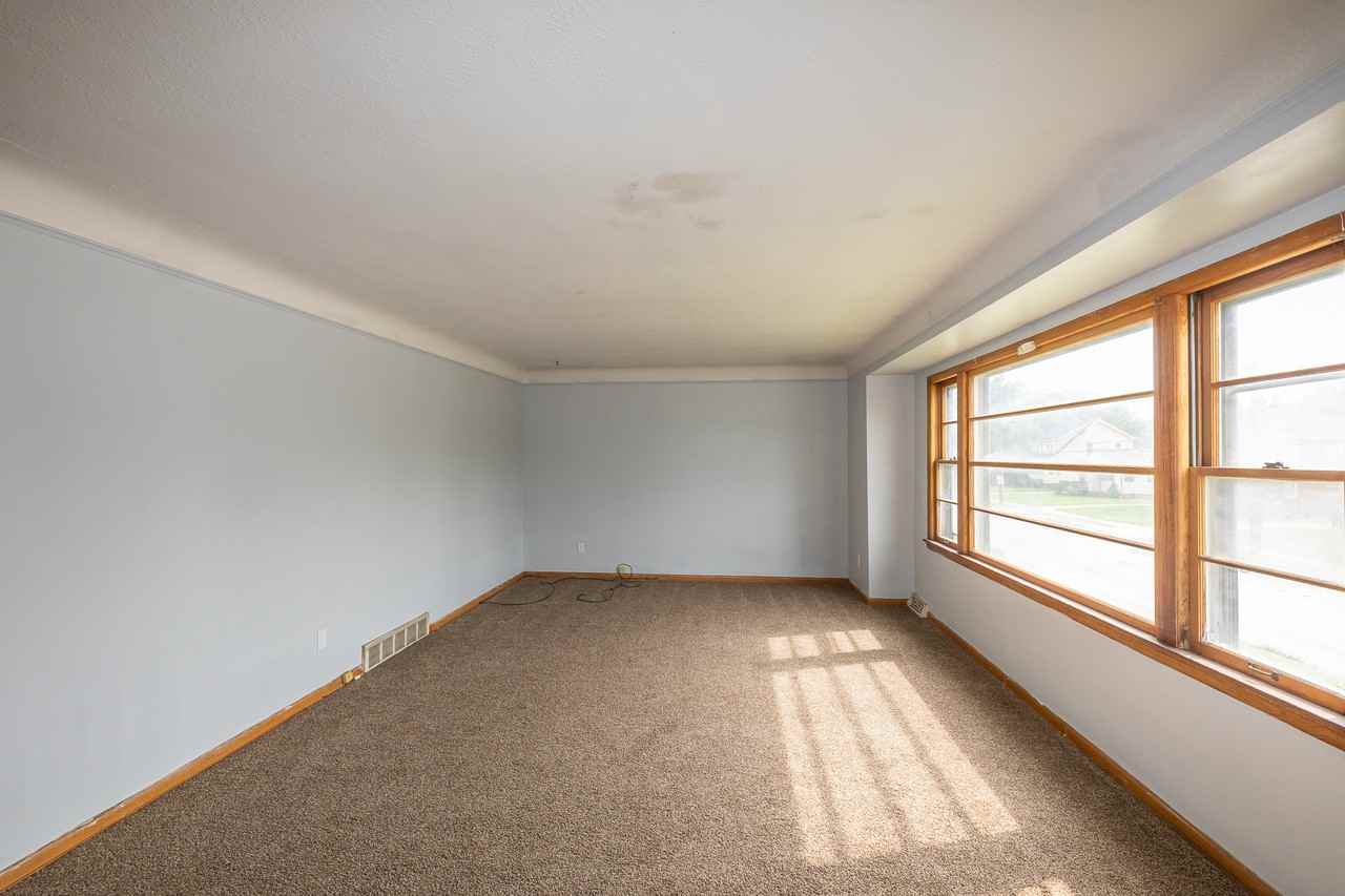 665 Babbitt Rd - Photo 3 of 21