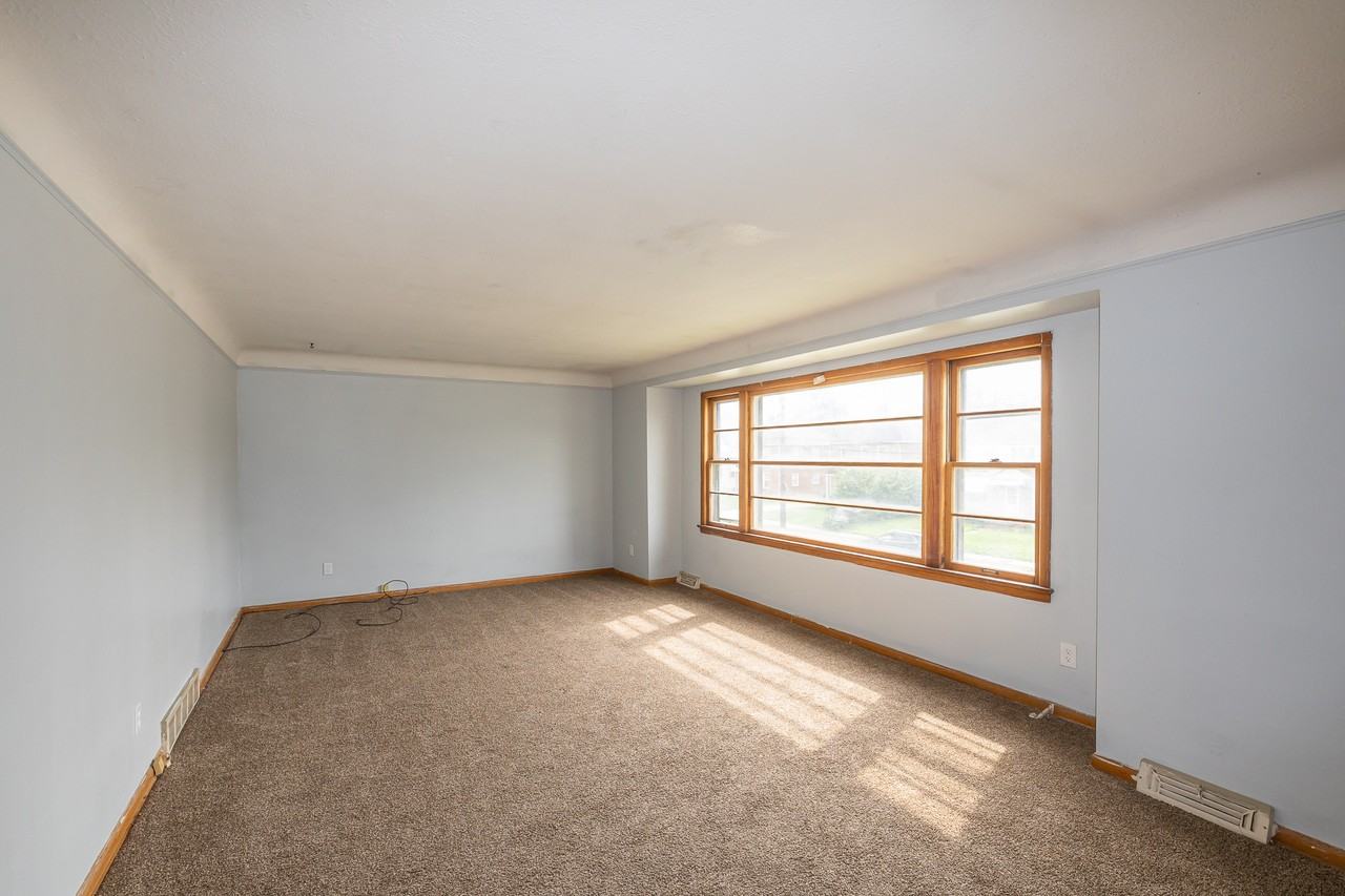 665 Babbitt Rd - Photo 4 of 21