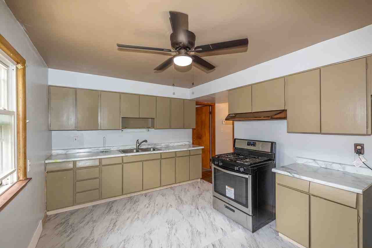 665 Babbitt Rd - Photo 7 of 21