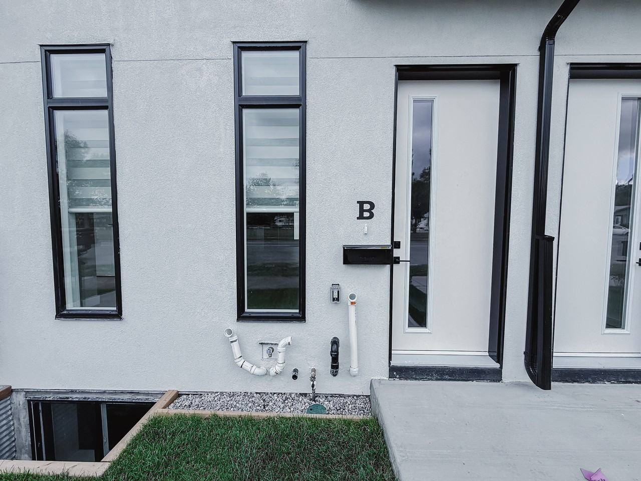 3920 77 St Nw Lowr - Photo 2 of 14