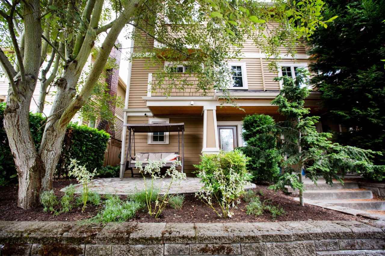 514 11th Ave E - Photo 2 of 21