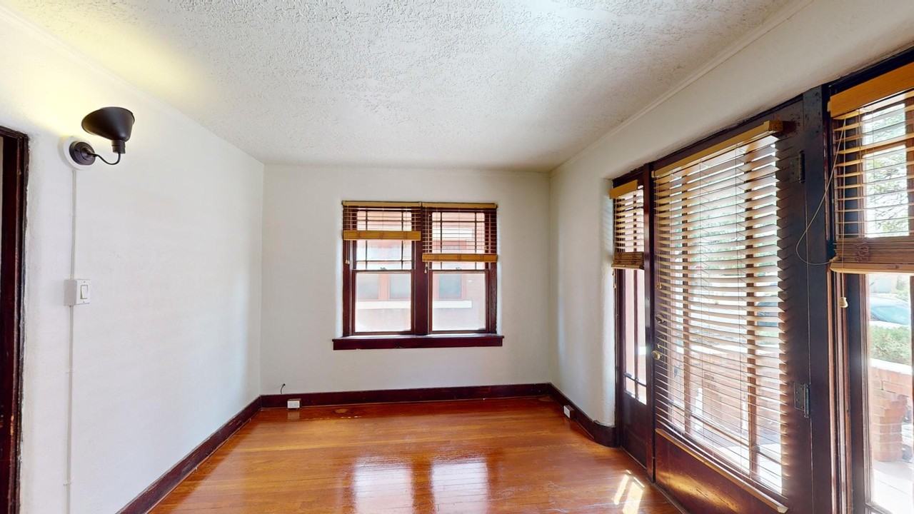 218 Arno St Se - Photo 7 of 22