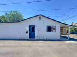 featured image of 1936 E Yale St