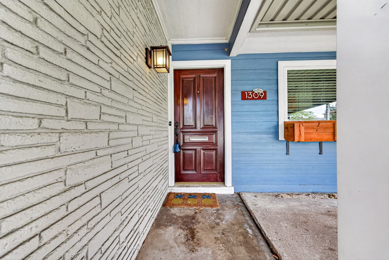 1309 Martin St - Photo 2 of 47