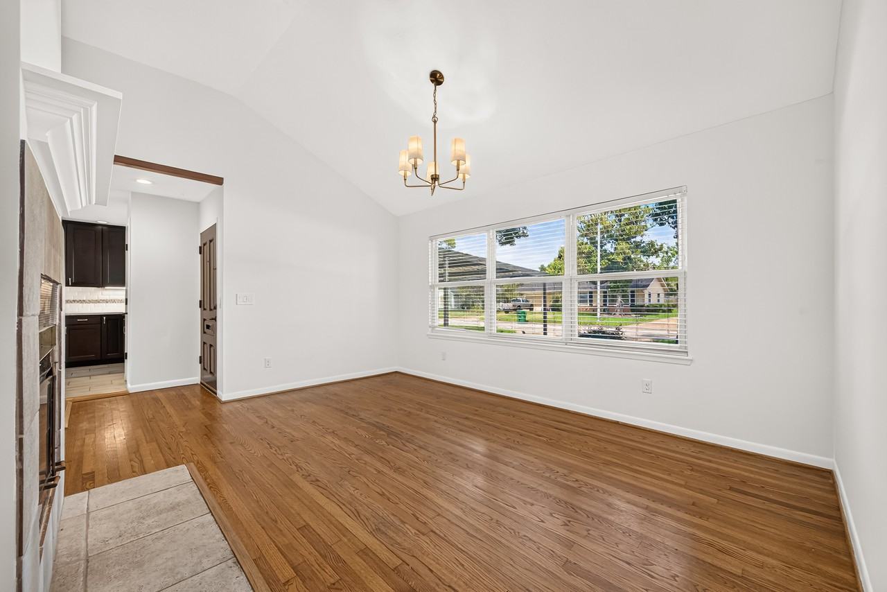 1309 Martin St - Photo 5 of 47