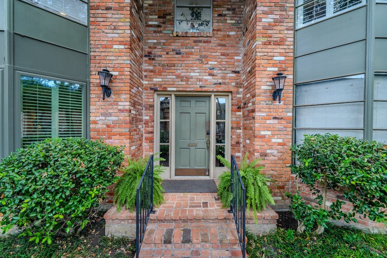6106 Averill Way #C - Photo 3 of 33