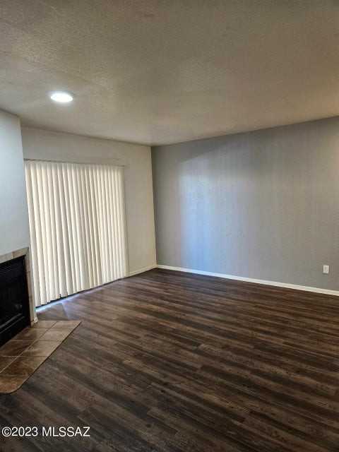 1716 W Wood Bridge Ct - Photo 2 of 17